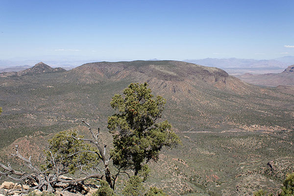 Iron Mountain to the NW. Eric and Stacey Kassan were about to summit their peak as well.