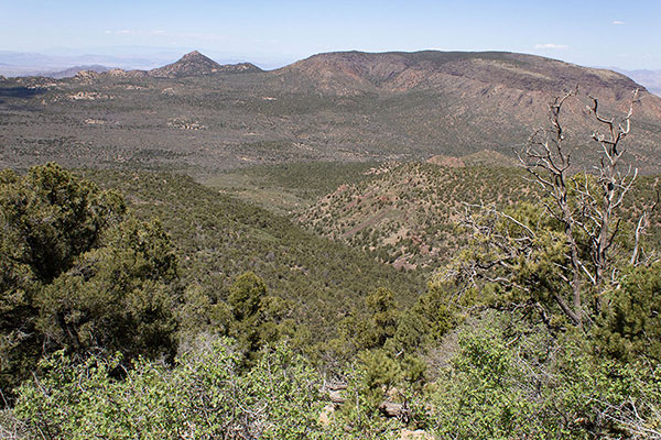 As I descend the South Ridge I note that Ray Place lies far below