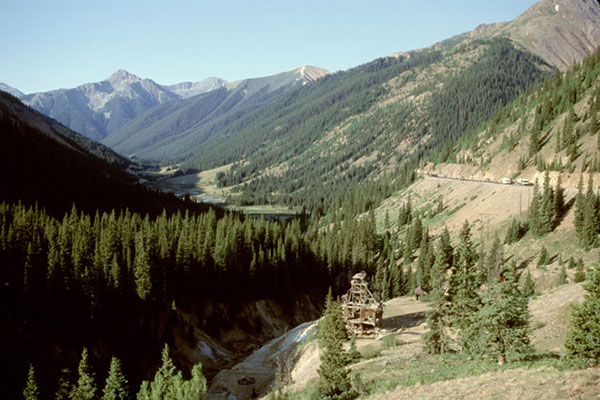 Climbing to Red Mountain Pass