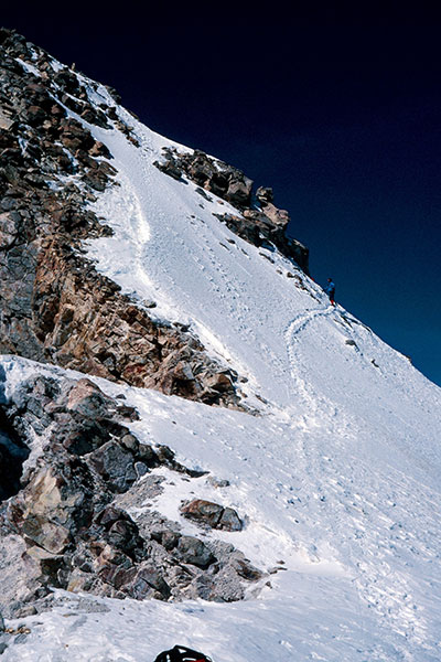 The climbing traverse along the Orizaba crater rim