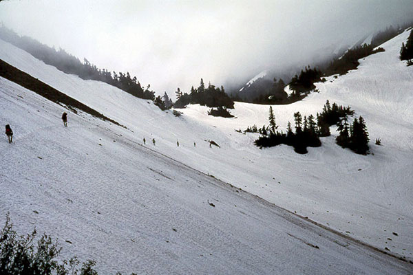 Approaching Cascade Pass