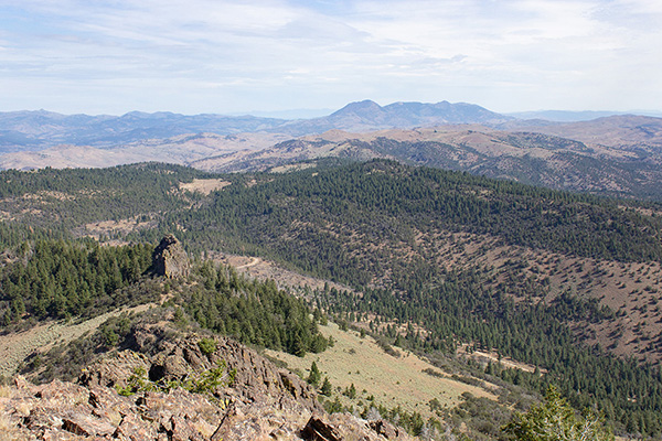 The north pinnacle lies below on the left with distant Ironside Mountain on the right