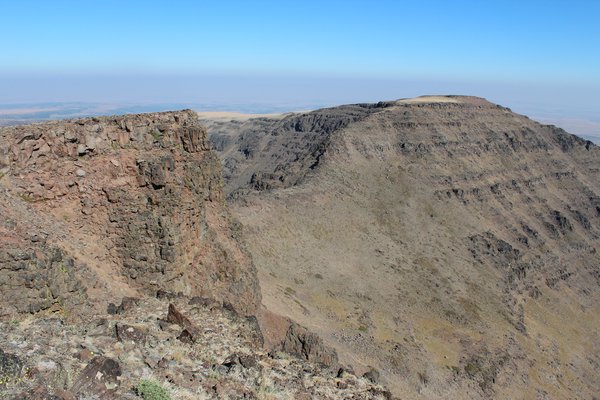 U-Notch and Peak 9275 from Steens Mountain - North Peak