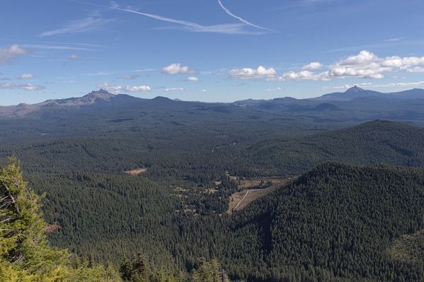 Three Fingered Jack and Mount Washington to the ESE